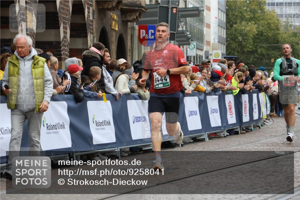 05.10.2025 - 20. swb-Marathon Bremen Strokosch-Dieckow http://msf.ph/oto/9258041 05.10.2025 12:55:24 Ziel 474, 1443, 1912, 2132, 6444 meine-sportfotos.de
