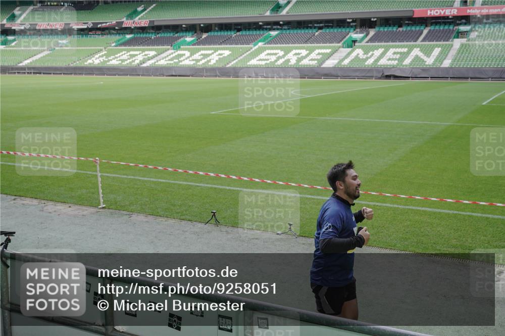 05.10.2025 - 20. swb-Marathon Bremen Michael Burmester http://msf.ph/oto/9258051 05.10.2025 10:45:32 Laufen im Stadion 7109, 7110, 8476, 9203, 9242, 9342, 9441, 9643, 9756, 9767, 9768, 9838, 9948, 10000, 10114, 10115, 10186, 10190, 10201, 10282, 10292, 10339, 10340, 10379, 10472, 10496, 10602, 10622, 10647, 10671, 10728, 10752, 10808, 10842, 10846, 10957, 10976, 11020, 11029, 11036, 11068, 11085, 11117, 11118, 11139, 11264, 11332, 11367, 11375, 11378, 11407, 11541, 9012, 9264, 9567, 9631, 9767, 9768, 9899, 9970, 10647, 11060, 11293, 11544, 11557 meine-sportfotos.de