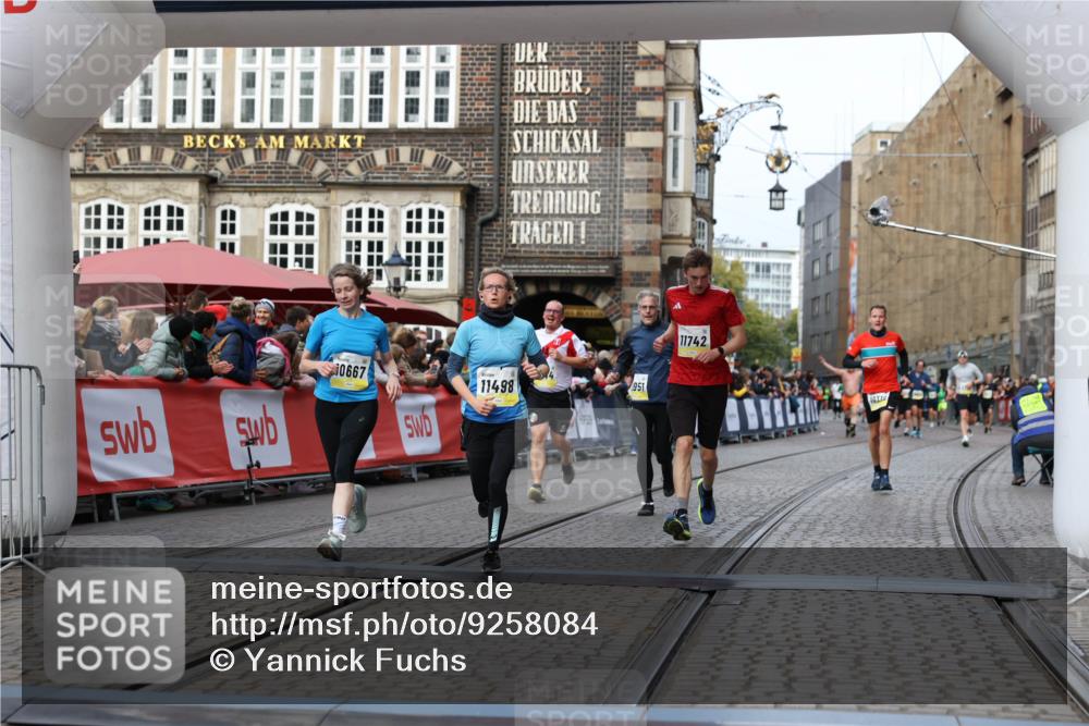 05.10.2025 - 20. swb-Marathon Bremen Yannick Fuchs http://msf.ph/oto/9258084 05.10.2025 10:47:33 Ziel 9244, 9428, 9670, 10319, 10637, 10667, 10951, 11498, 11705, 11742 meine-sportfotos.de