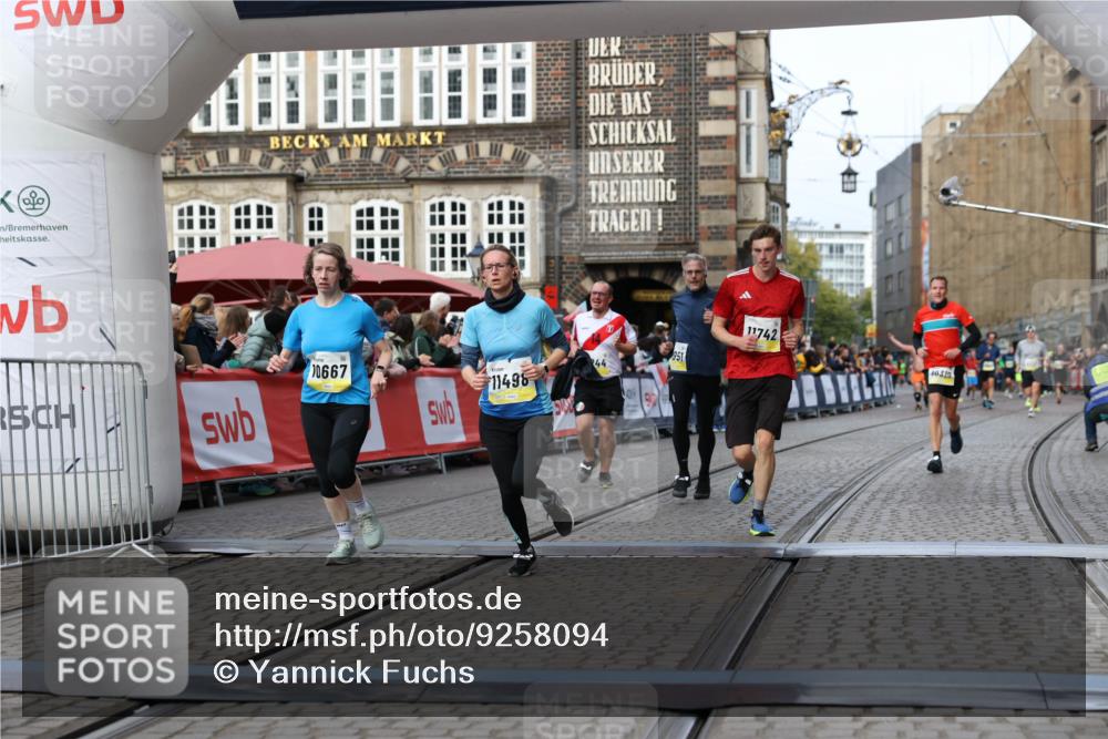 05.10.2025 - 20. swb-Marathon Bremen Yannick Fuchs http://msf.ph/oto/9258094 05.10.2025 10:47:33 Ziel 9244, 9428, 9670, 10319, 10637, 10667, 10951, 11498, 11705, 11742 meine-sportfotos.de