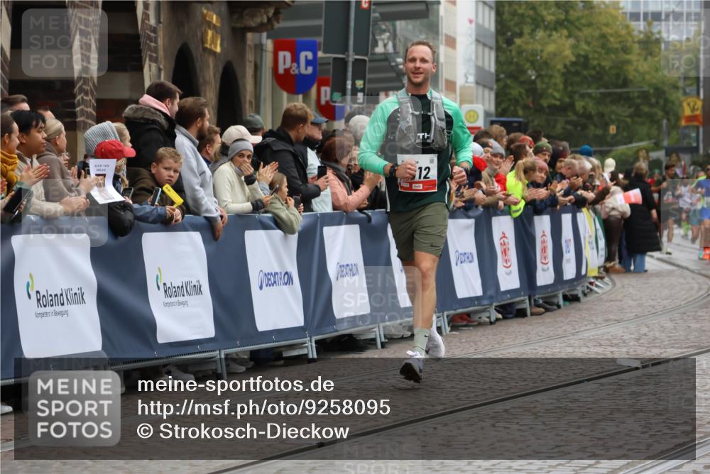 05.10.2025 - 20. swb-Marathon Bremen Strokosch-Dieckow http://msf.ph/oto/9258095 05.10.2025 12:55:26 Ziel 1443, 1907, 1912, 6444 meine-sportfotos.de