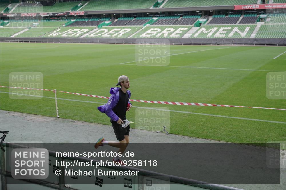 05.10.2025 - 20. swb-Marathon Bremen Michael Burmester http://msf.ph/oto/9258118 05.10.2025 10:45:39 Laufen im Stadion 7109, 7110, 8476, 9203, 9242, 9420, 9441, 9465, 9643, 9756, 9838, 10000, 10023, 10083, 10186, 10201, 10282, 10292, 10472, 10496, 10575, 10602, 10622, 10671, 10728, 10752, 10759, 10808, 10842, 10957, 10976, 11020, 11029, 11036, 11068, 11085, 11139, 11264, 11332, 11375, 11438, 11541, 9264, 9342, 9567, 9767, 9768, 9899, 9948, 9970, 10114, 10115, 10190, 10339, 10340, 10379, 10647, 10846, 11060, 11117, 11118, 11293, 11367, 11378, 11557 meine-sportfotos.de