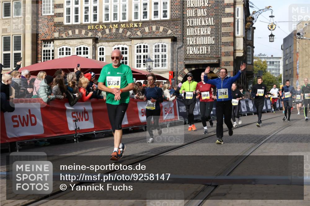 05.10.2025 - 20. swb-Marathon Bremen Yannick Fuchs http://msf.ph/oto/9258147 05.10.2025 10:56:06 Ziel 7147, 9871, 9950, 10015, 10610, 10654, 10758, 10921, 10959, 11148, 11439 meine-sportfotos.de