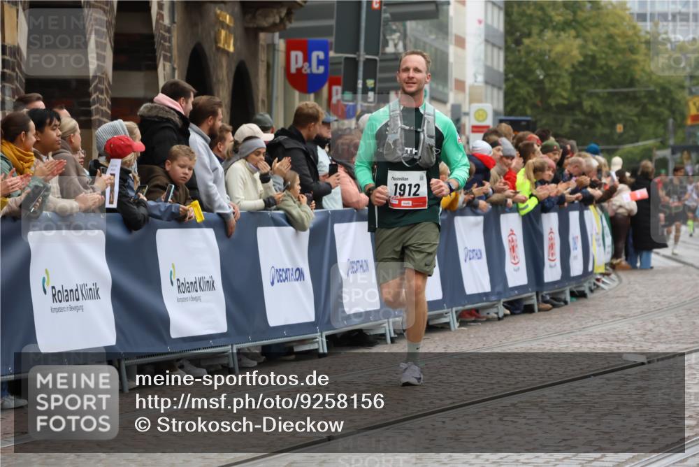 05.10.2025 - 20. swb-Marathon Bremen Strokosch-Dieckow http://msf.ph/oto/9258156 05.10.2025 12:55:27 Ziel 1443, 1907, 1912, 6444 meine-sportfotos.de