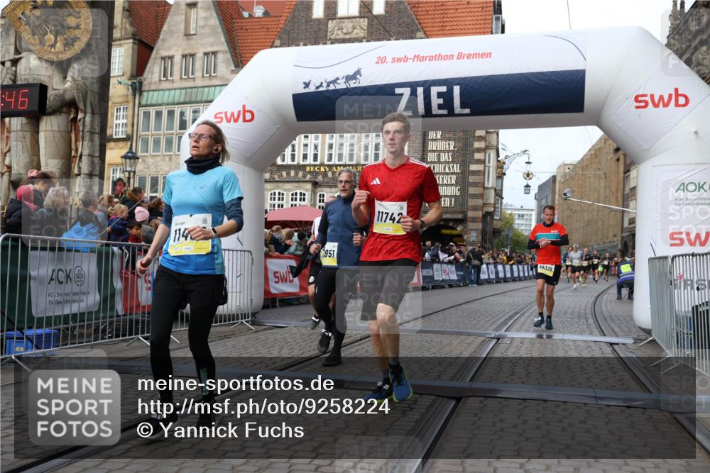 05.10.2025 - 20. swb-Marathon Bremen Yannick Fuchs http://msf.ph/oto/9258224 05.10.2025 10:47:35 Ziel 9244, 9428, 10319, 10637, 10667, 10951, 11498, 11705, 11742 meine-sportfotos.de