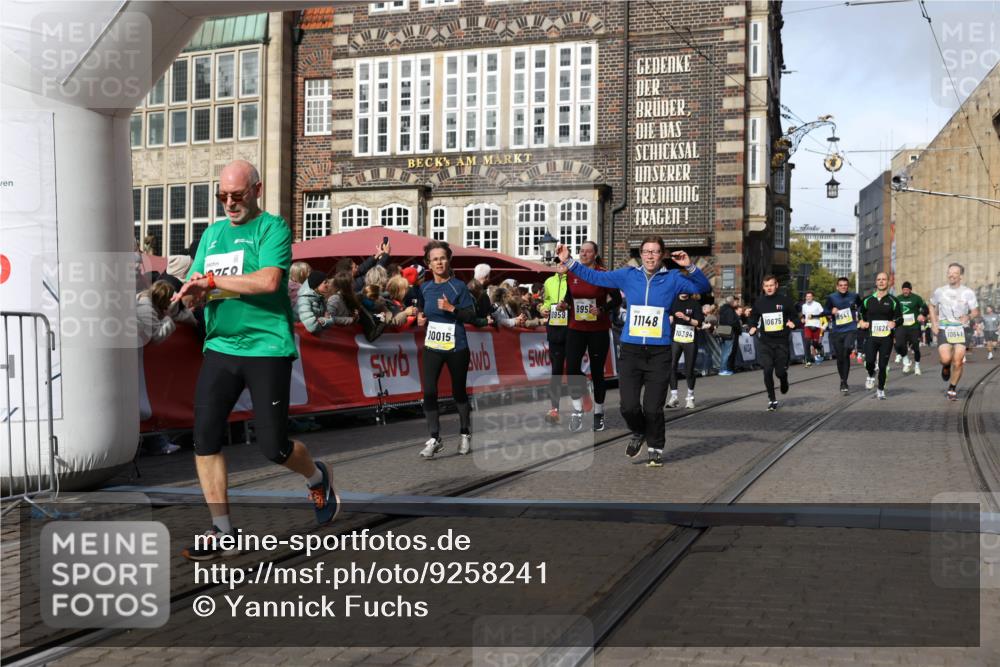 05.10.2025 - 20. swb-Marathon Bremen Yannick Fuchs http://msf.ph/oto/9258241 05.10.2025 10:56:07 Ziel 7147, 9871, 9950, 10015, 10394, 10641, 10654, 10675, 10758, 10921, 10959, 11148, 11439, 11626 meine-sportfotos.de