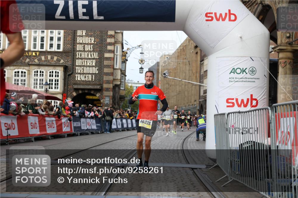 05.10.2025 - 20. swb-Marathon Bremen Yannick Fuchs http://msf.ph/oto/9258261 05.10.2025 10:47:36 Ziel 9244, 9428, 10319, 10637, 10667, 10951, 11498, 11705, 11742 meine-sportfotos.de