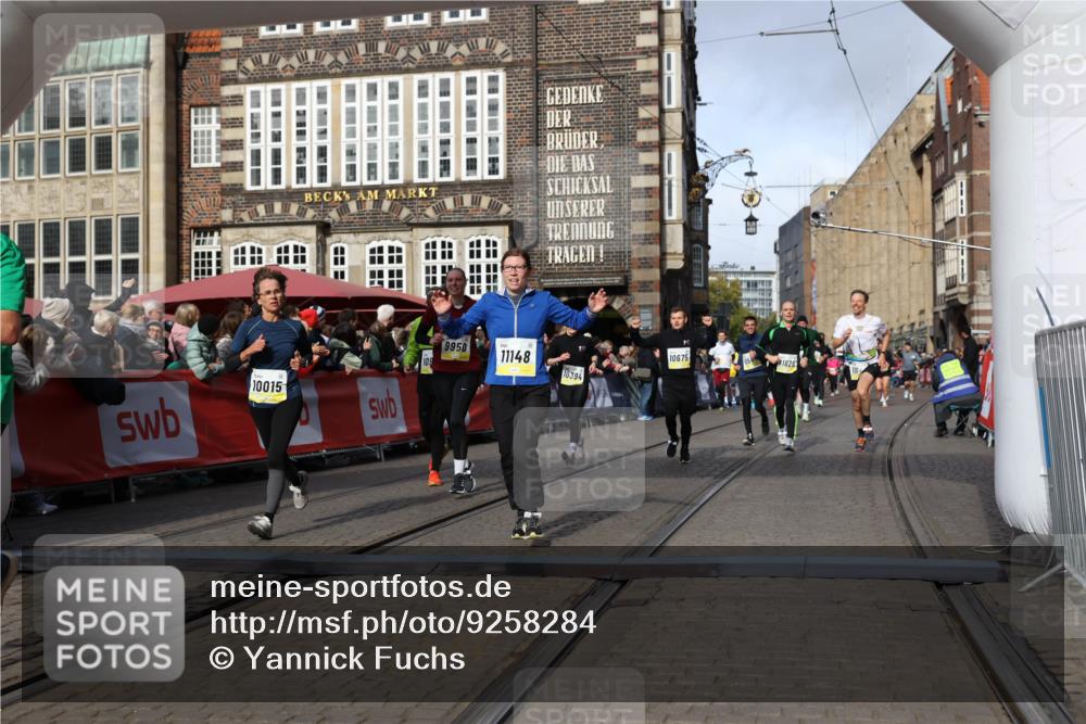 05.10.2025 - 20. swb-Marathon Bremen Yannick Fuchs http://msf.ph/oto/9258284 05.10.2025 10:56:08 Ziel 7147, 9541, 9871, 9950, 10015, 10394, 10641, 10654, 10675, 10758, 10921, 10959, 11148, 11626 meine-sportfotos.de