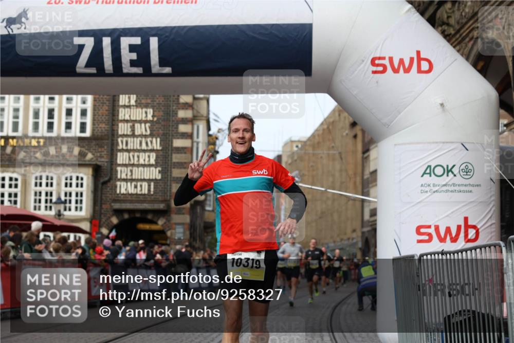 05.10.2025 - 20. swb-Marathon Bremen Yannick Fuchs http://msf.ph/oto/9258327 05.10.2025 10:47:37 Ziel 9244, 9428, 9924, 10319, 10637, 10667, 10951, 11498, 11705, 11742 meine-sportfotos.de