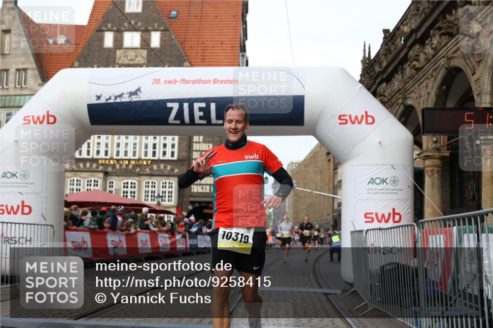 05.10.2025 - 20. swb-Marathon Bremen Yannick Fuchs http://msf.ph/oto/9258415 05.10.2025 10:47:38 Ziel 9244, 9339, 9924, 10319, 10637, 10667, 10951, 11498, 11742 meine-sportfotos.de