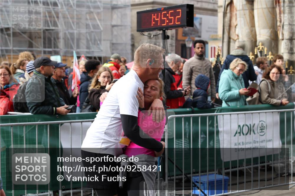 05.10.2025 - 20. swb-Marathon Bremen Yannick Fuchs http://msf.ph/oto/9258421 05.10.2025 11:16:41 Ziel 9301, 9563, 11182, 11358, 11404 meine-sportfotos.de
