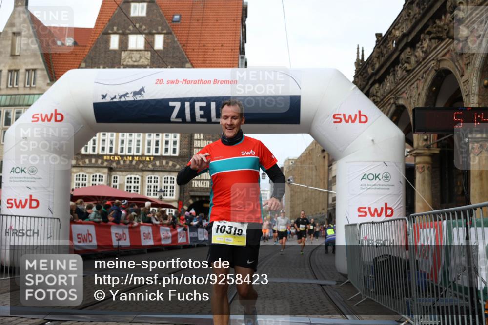 05.10.2025 - 20. swb-Marathon Bremen Yannick Fuchs http://msf.ph/oto/9258423 05.10.2025 10:47:38 Ziel 9244, 9339, 9924, 10319, 10637, 10667, 10951, 11498, 11742 meine-sportfotos.de