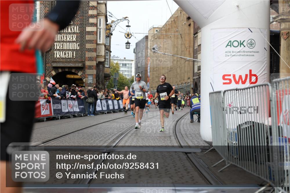 05.10.2025 - 20. swb-Marathon Bremen Yannick Fuchs http://msf.ph/oto/9258431 05.10.2025 10:47:39 Ziel 9244, 9339, 9924, 10319, 10667, 10951, 11498, 11742 meine-sportfotos.de