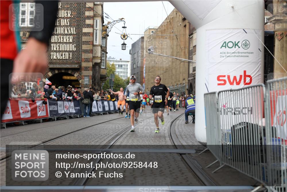 05.10.2025 - 20. swb-Marathon Bremen Yannick Fuchs http://msf.ph/oto/9258448 05.10.2025 10:47:39 Ziel 9244, 9339, 9924, 10319, 10667, 10951, 11498, 11742 meine-sportfotos.de