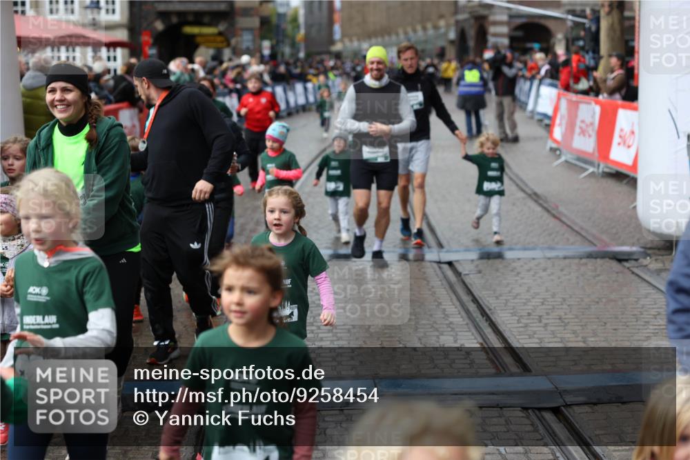 05.10.2025 - 20. swb-Marathon Bremen Yannick Fuchs http://msf.ph/oto/9258454 05.10.2025 15:23:03 Ziel  meine-sportfotos.de