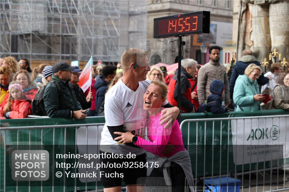 05.10.2025 - 20. swb-Marathon Bremen Yannick Fuchs http://msf.ph/oto/9258475 05.10.2025 11:16:42 Ziel 9301, 9563, 11020, 11182, 11404, 11438 meine-sportfotos.de