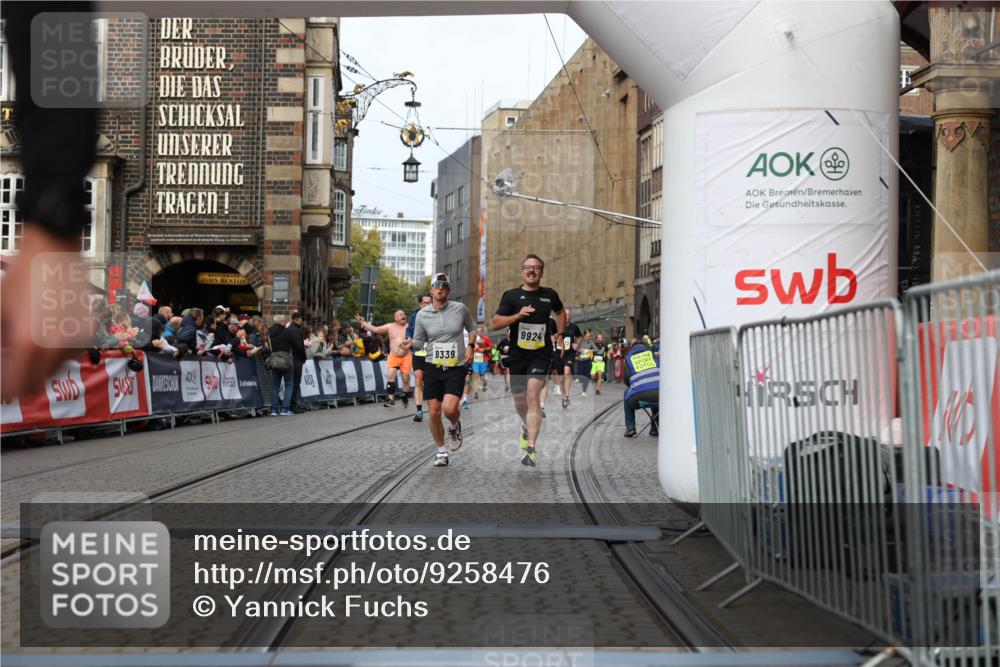 05.10.2025 - 20. swb-Marathon Bremen Yannick Fuchs http://msf.ph/oto/9258476 05.10.2025 10:47:39 Ziel 9244, 9339, 9924, 10319, 10667, 10951, 11498, 11742 meine-sportfotos.de