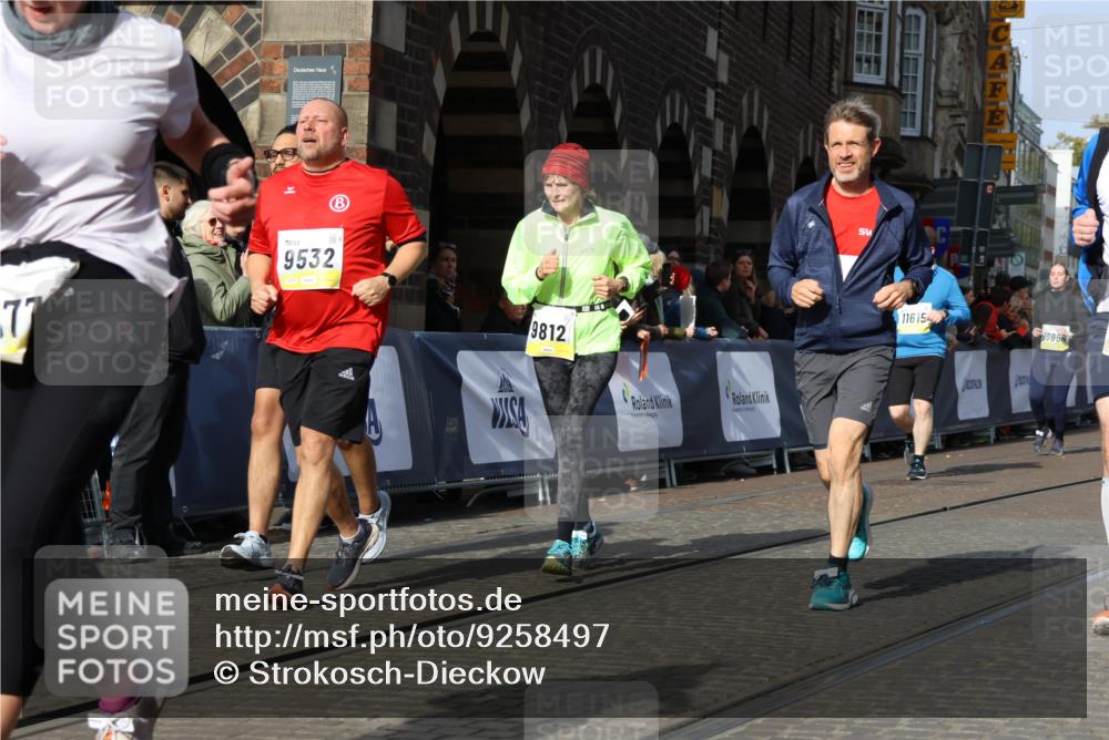 05.10.2025 - 20. swb-Marathon Bremen Strokosch-Dieckow http://msf.ph/oto/9258497 05.10.2025 11:04:43 Ziel 9532, 9623, 9750, 9765, 9771, 9812, 9927, 10422, 10451, 10532, 10557, 10964, 11035, 11427, 11546, 11615 meine-sportfotos.de