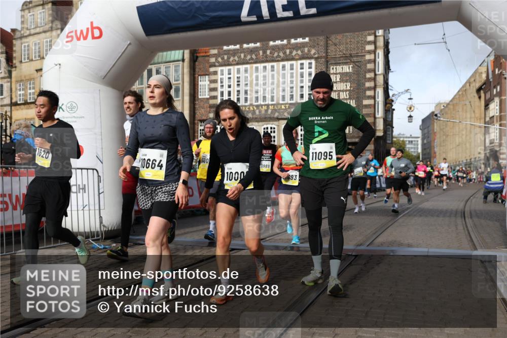 05.10.2025 - 20. swb-Marathon Bremen Yannick Fuchs http://msf.ph/oto/9258638 05.10.2025 10:56:16 Ziel 9541, 9811, 9950, 9968, 10006, 10009, 10394, 10641, 10664, 10675, 10959, 10989, 11095, 11366, 11620, 11626, 11630, 11693 meine-sportfotos.de