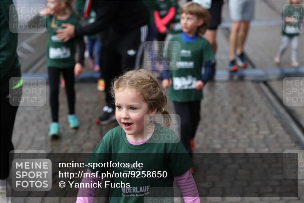 05.10.2025 - 20. swb-Marathon Bremen Yannick Fuchs http://msf.ph/oto/9258650 05.10.2025 15:23:06 Ziel  meine-sportfotos.de