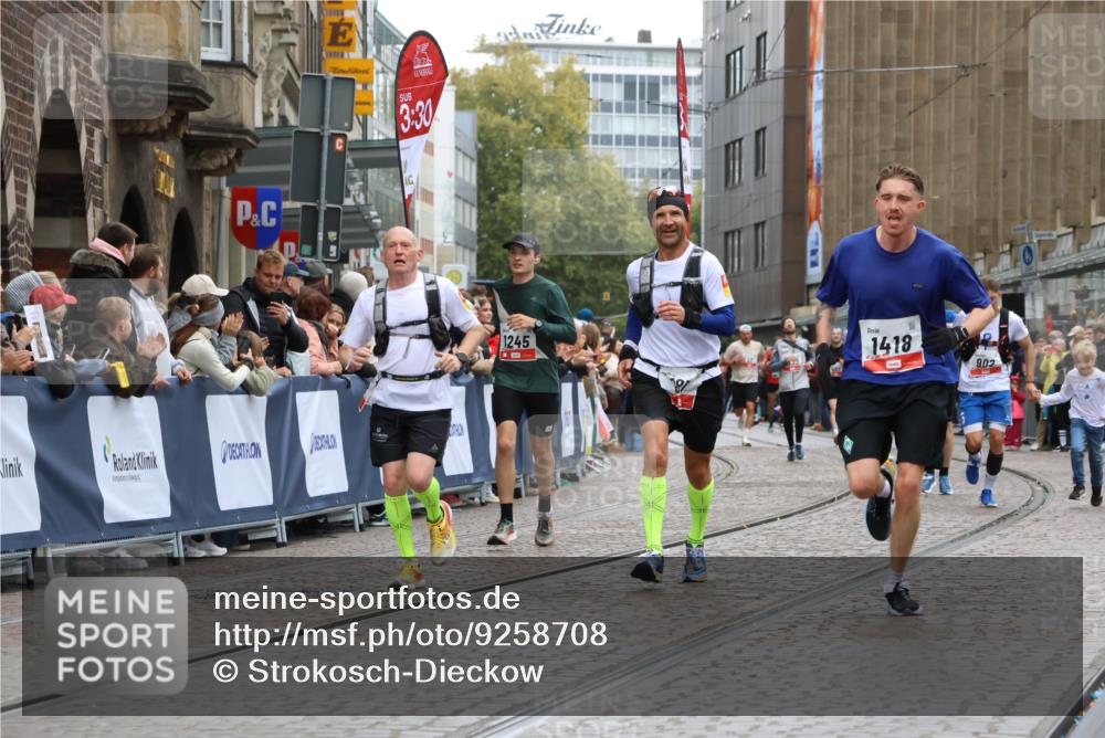 05.10.2025 - 20. swb-Marathon Bremen Strokosch-Dieckow http://msf.ph/oto/9258708 05.10.2025 12:55:52 Ziel 787, 902, 1245, 1418, 2268, 4375, 5595 meine-sportfotos.de
