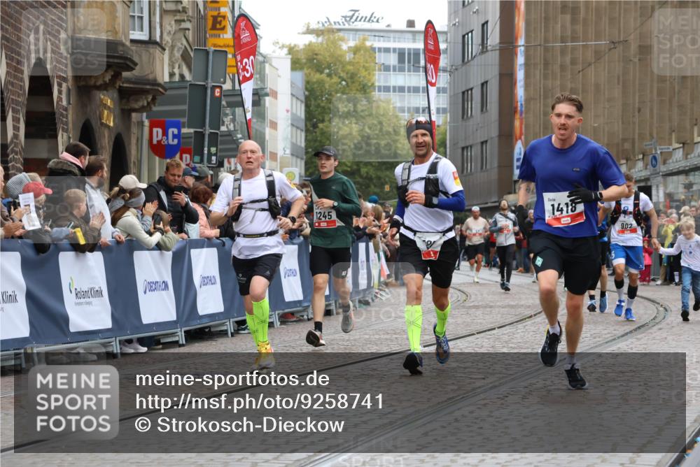 05.10.2025 - 20. swb-Marathon Bremen Strokosch-Dieckow http://msf.ph/oto/9258741 05.10.2025 12:55:52 Ziel 787, 902, 1245, 1418, 2268, 4375, 5595 meine-sportfotos.de