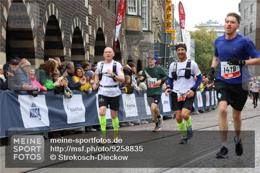 05.10.2025 - 20. swb-Marathon Bremen Strokosch-Dieckow http://msf.ph/oto/9258835 05.10.2025 12:55:54 Ziel 787, 902, 1245, 1418, 2268, 4375 meine-sportfotos.de