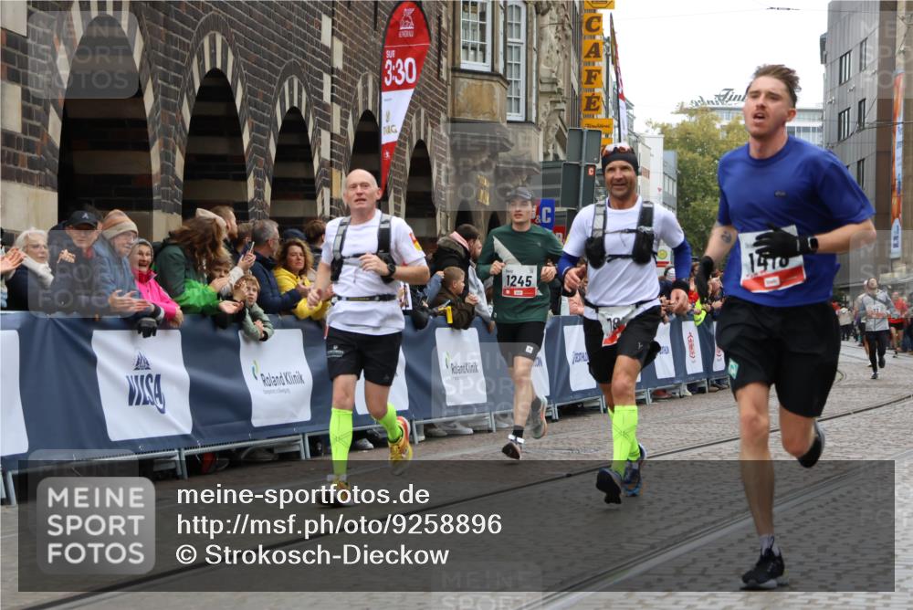 05.10.2025 - 20. swb-Marathon Bremen Strokosch-Dieckow http://msf.ph/oto/9258896 05.10.2025 12:55:54 Ziel 787, 902, 1245, 1418, 2268, 4375 meine-sportfotos.de
