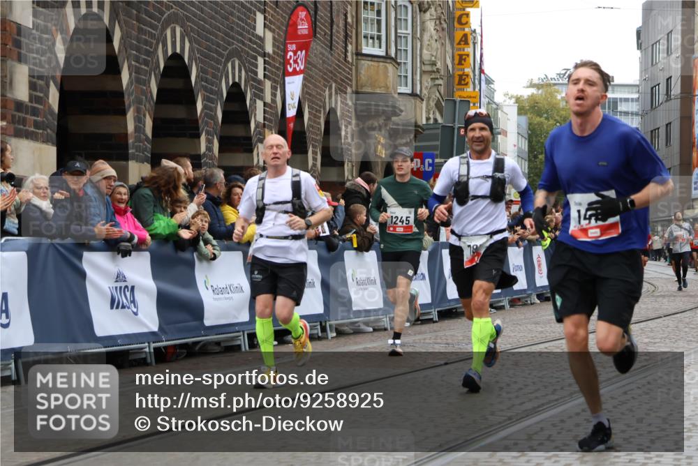 05.10.2025 - 20. swb-Marathon Bremen Strokosch-Dieckow http://msf.ph/oto/9258925 05.10.2025 12:55:54 Ziel 787, 902, 1245, 1418, 2268, 4375 meine-sportfotos.de