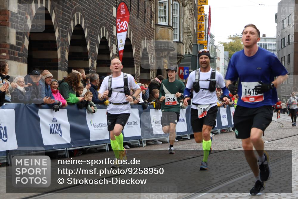 05.10.2025 - 20. swb-Marathon Bremen Strokosch-Dieckow http://msf.ph/oto/9258950 05.10.2025 12:55:54 Ziel 787, 902, 1245, 1418, 2268, 4375 meine-sportfotos.de
