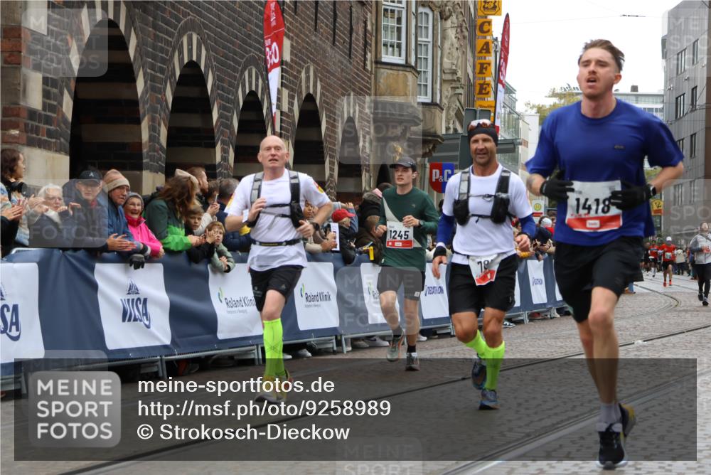 05.10.2025 - 20. swb-Marathon Bremen Strokosch-Dieckow http://msf.ph/oto/9258989 05.10.2025 12:55:54 Ziel 787, 902, 1245, 1418, 2268, 4375 meine-sportfotos.de