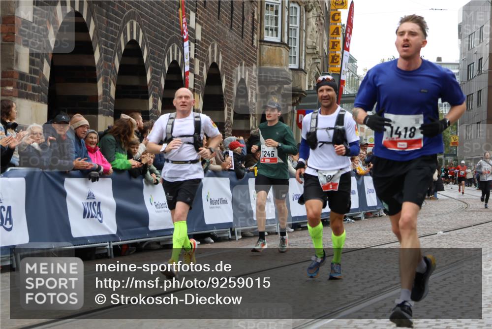 05.10.2025 - 20. swb-Marathon Bremen Strokosch-Dieckow http://msf.ph/oto/9259015 05.10.2025 12:55:54 Ziel 787, 902, 1245, 1418, 2268, 4375 meine-sportfotos.de