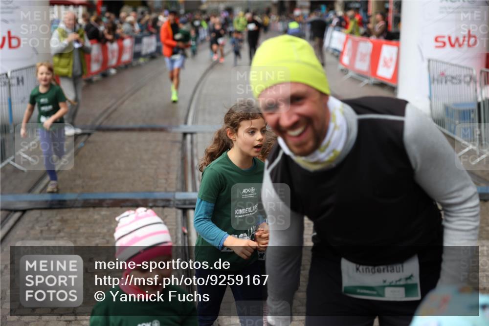 05.10.2025 - 20. swb-Marathon Bremen Yannick Fuchs http://msf.ph/oto/9259167 05.10.2025 15:23:15 Ziel  meine-sportfotos.de