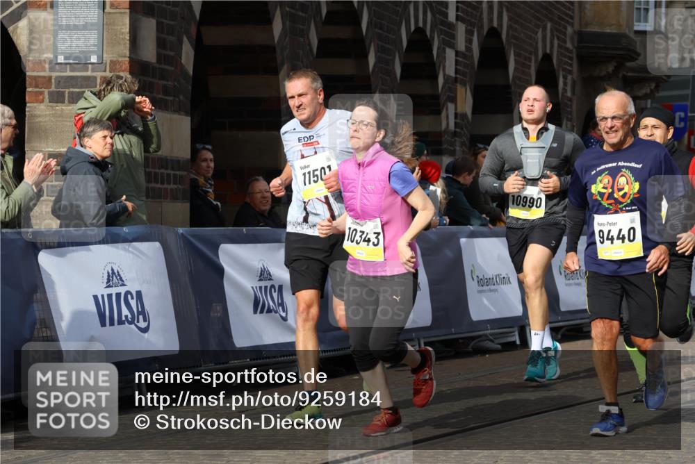 05.10.2025 - 20. swb-Marathon Bremen Strokosch-Dieckow http://msf.ph/oto/9259184 05.10.2025 11:05:14 Ziel 9440, 9515, 9690, 9908, 9944, 9978, 10018, 10021, 10255, 10343, 10990, 11323, 11501, 11540, 11650, 11707 meine-sportfotos.de