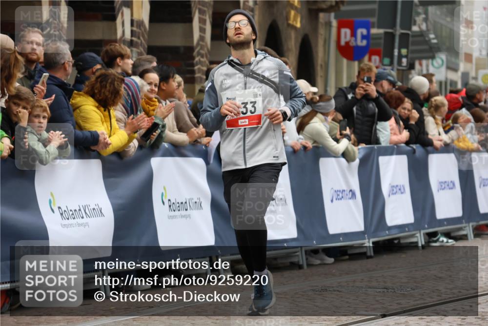 05.10.2025 - 20. swb-Marathon Bremen Strokosch-Dieckow http://msf.ph/oto/9259220 05.10.2025 12:56:02 Ziel 57, 481, 761, 902, 1633, 2048, 4375, 7766 meine-sportfotos.de