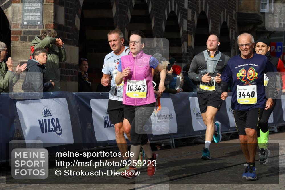 05.10.2025 - 20. swb-Marathon Bremen Strokosch-Dieckow http://msf.ph/oto/9259223 05.10.2025 11:05:15 Ziel 9440, 9515, 9690, 9908, 9944, 9978, 10255, 10343, 10990, 11501, 11540, 11650, 11707 meine-sportfotos.de