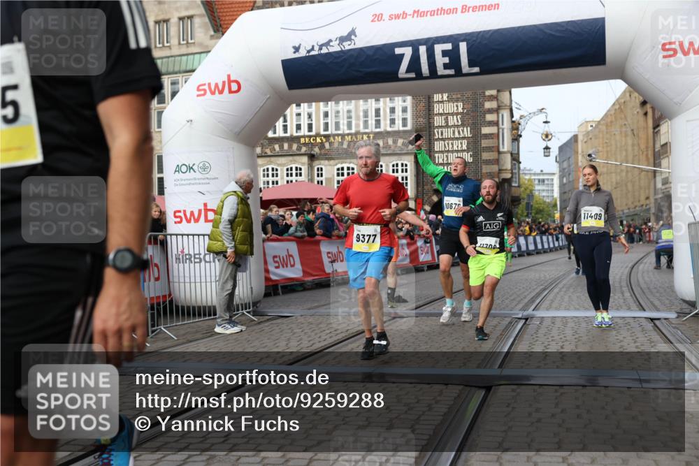 05.10.2025 - 20. swb-Marathon Bremen Yannick Fuchs http://msf.ph/oto/9259288 05.10.2025 10:47:49 Ziel 9377, 10062, 10073, 10676, 10850, 10875, 10947, 11244, 11330, 11409, 11708 meine-sportfotos.de