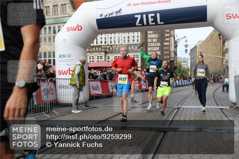05.10.2025 - 20. swb-Marathon Bremen Yannick Fuchs http://msf.ph/oto/9259299 05.10.2025 10:47:49 Ziel 9377, 10062, 10073, 10676, 10850, 10875, 10947, 11244, 11330, 11409, 11708 meine-sportfotos.de