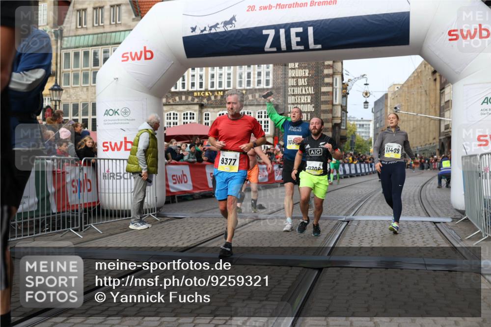05.10.2025 - 20. swb-Marathon Bremen Yannick Fuchs http://msf.ph/oto/9259321 05.10.2025 10:47:49 Ziel 9377, 10062, 10073, 10676, 10850, 10875, 10947, 11244, 11330, 11409, 11708 meine-sportfotos.de
