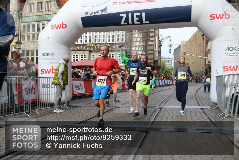 05.10.2025 - 20. swb-Marathon Bremen Yannick Fuchs http://msf.ph/oto/9259333 05.10.2025 10:47:49 Ziel 9377, 10062, 10073, 10676, 10850, 10875, 10947, 11244, 11330, 11409, 11708 meine-sportfotos.de