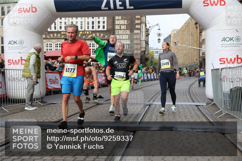 05.10.2025 - 20. swb-Marathon Bremen Yannick Fuchs http://msf.ph/oto/9259337 05.10.2025 10:47:49 Ziel 9377, 10062, 10073, 10676, 10850, 10875, 10947, 11244, 11330, 11409, 11708 meine-sportfotos.de