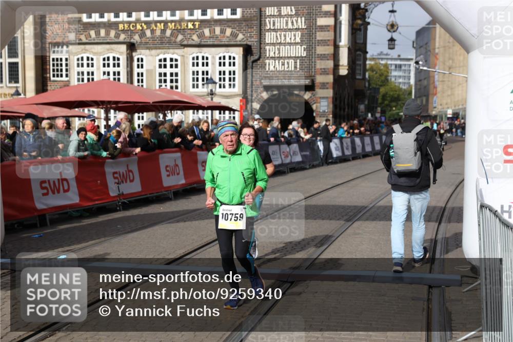 05.10.2025 - 20. swb-Marathon Bremen Yannick Fuchs http://msf.ph/oto/9259340 05.10.2025 11:17:17 Ziel 10759, 10874 meine-sportfotos.de