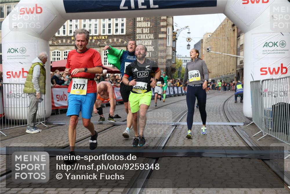05.10.2025 - 20. swb-Marathon Bremen Yannick Fuchs http://msf.ph/oto/9259348 05.10.2025 10:47:49 Ziel 9377, 10062, 10073, 10676, 10850, 10875, 10947, 11244, 11330, 11409, 11708 meine-sportfotos.de