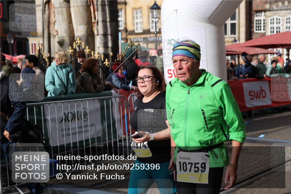05.10.2025 - 20. swb-Marathon Bremen Yannick Fuchs http://msf.ph/oto/9259396 05.10.2025 11:17:19 Ziel 10759, 10874 meine-sportfotos.de