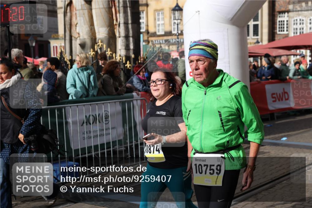 05.10.2025 - 20. swb-Marathon Bremen Yannick Fuchs http://msf.ph/oto/9259407 05.10.2025 11:17:19 Ziel 10759, 10874 meine-sportfotos.de