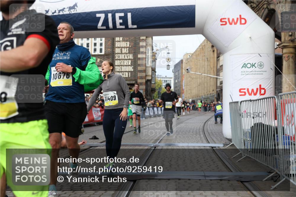 05.10.2025 - 20. swb-Marathon Bremen Yannick Fuchs http://msf.ph/oto/9259419 05.10.2025 10:47:50 Ziel 9377, 10062, 10073, 10382, 10601, 10676, 10850, 10875, 10947, 11244, 11330, 11409, 11708 meine-sportfotos.de