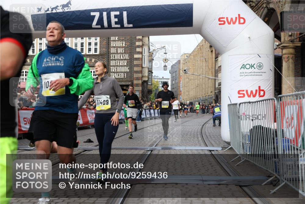 05.10.2025 - 20. swb-Marathon Bremen Yannick Fuchs http://msf.ph/oto/9259436 05.10.2025 10:47:51 Ziel 9377, 10062, 10073, 10382, 10601, 10676, 10947, 11244, 11330, 11409, 11708 meine-sportfotos.de