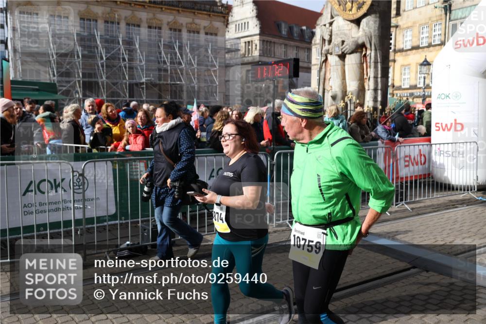 05.10.2025 - 20. swb-Marathon Bremen Yannick Fuchs http://msf.ph/oto/9259440 05.10.2025 11:17:20 Ziel 10759, 10874 meine-sportfotos.de