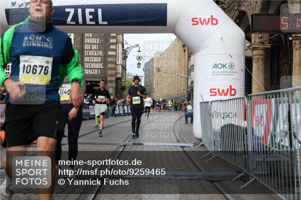05.10.2025 - 20. swb-Marathon Bremen Yannick Fuchs http://msf.ph/oto/9259465 05.10.2025 10:47:51 Ziel 9377, 10062, 10073, 10382, 10601, 10676, 10947, 11244, 11330, 11409, 11708 meine-sportfotos.de