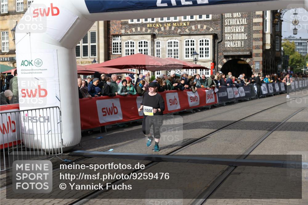 05.10.2025 - 20. swb-Marathon Bremen Yannick Fuchs http://msf.ph/oto/9259476 05.10.2025 11:17:27 Ziel 11008 meine-sportfotos.de